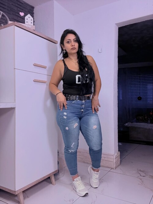 2ba74aa1f53a74d580b008596db5c34b