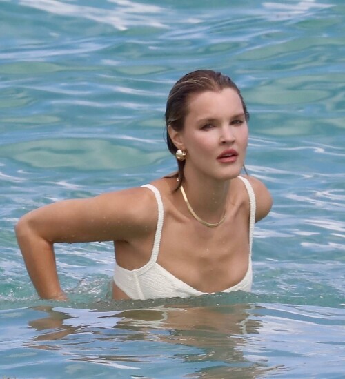 326d7e15871c4e0cf313a55e5f4055b1