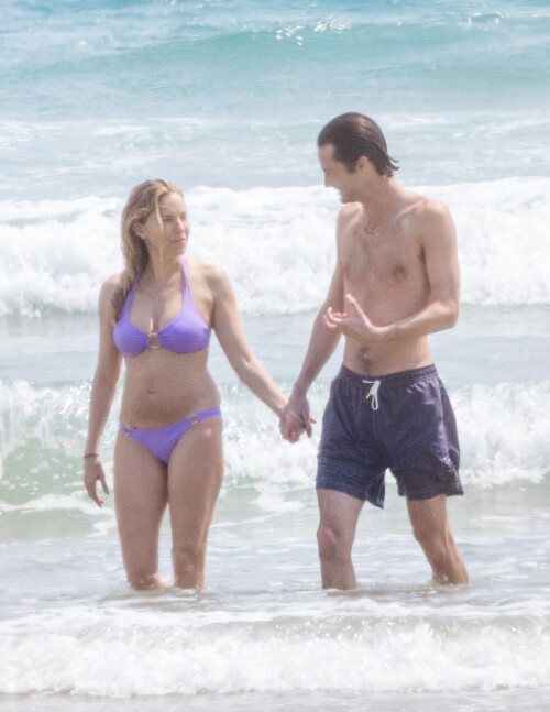 73c06cfa2ca78a46c118a0330eb42702