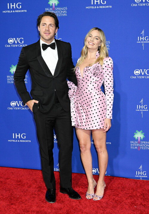 77d81df60d6b48389b9bcd5991191543