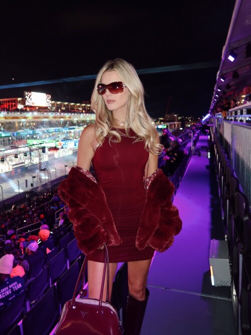 802790949b91f69a143d14c2a751e9d3