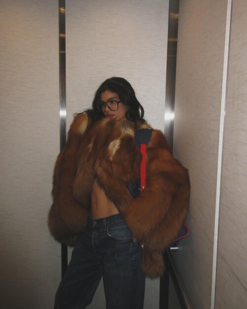 9613f711cd2d6496b9e3a84f93acb221