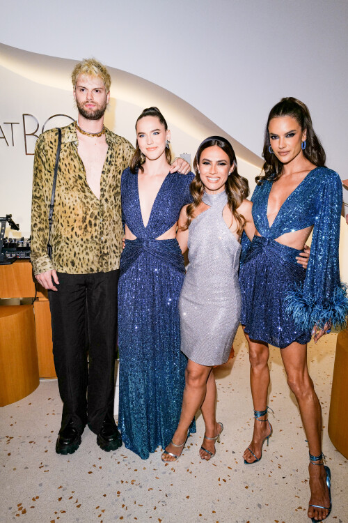 Tucker Halpern, Sophie Hawley-Weld, Patricia Bonaldi , Alessandra Ambrosio