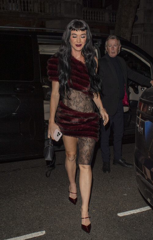 12 December 2024.Katy Perry and Orlando Bloom are seen arriving at a private members club in London. Credit: GoffPhotos.com   Ref: KGC-102/870