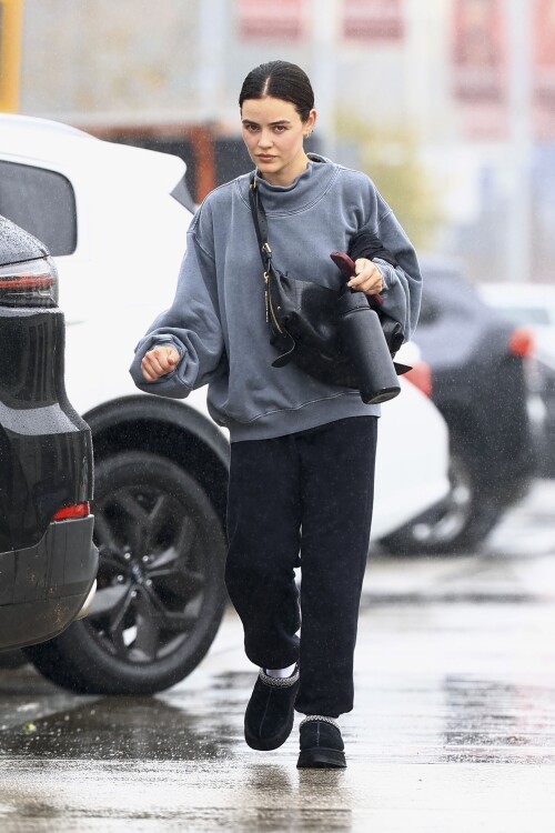 2112f4c911730a337d6ac006890d073e