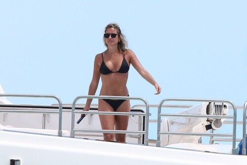 4ba24b3d1dfd4194a6b466a66ad95b63