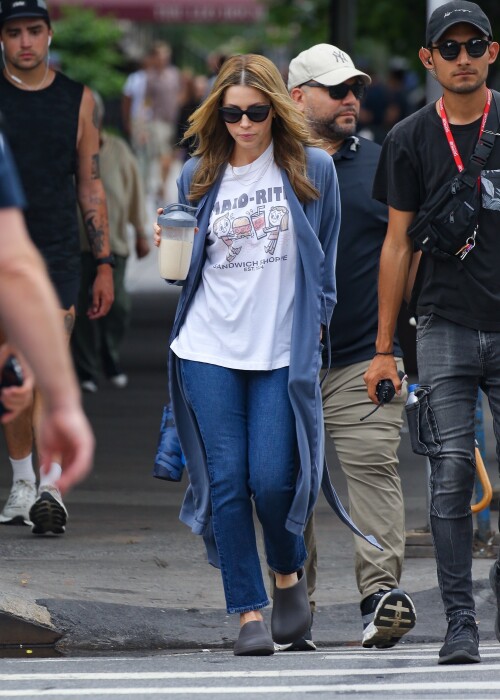 4daf098706d990bc6d98f8ec1ae35fb8