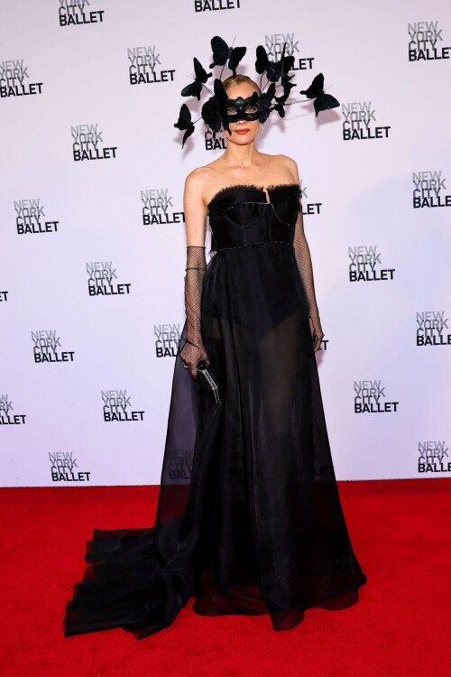 5bc0ecda355eb980ed96a5817e0600a5