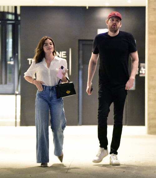 6caad30d8db444f77ffa6033b5db9951