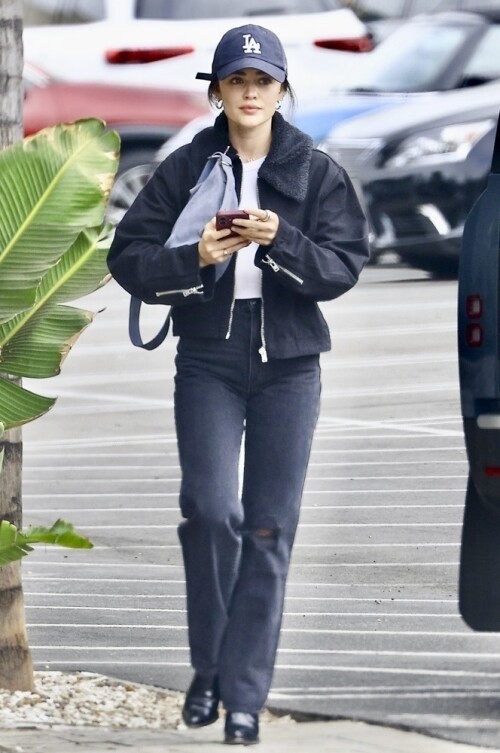 84067d203afda368b5f4be0322b7200a