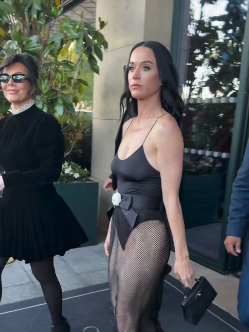 876ca71fa735bfa5f01332774ddb899a