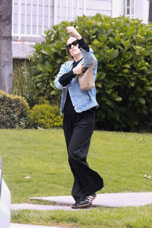 8910ab9d87a8b42959aa7b8ebbe27d3b