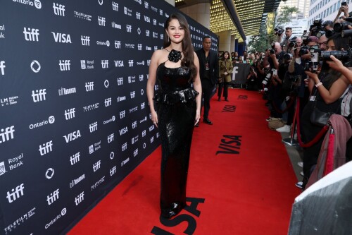 8c7ae79edcef6f41de75cd8e746d43f9