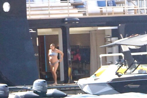 963ad17af0709674327d7d898a10ba4d