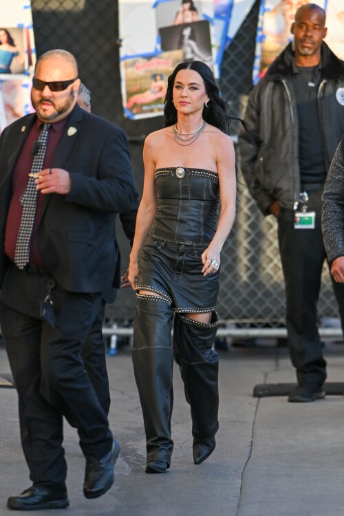 9f22930256d9434a0a85eea37948734a