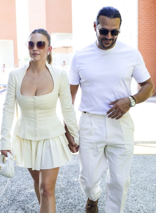 abe1bc0b45a7624a42b524fbc2394bb4