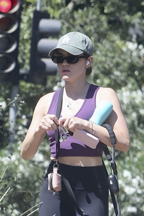 b263fc73edd33aedd7eac627506452ef