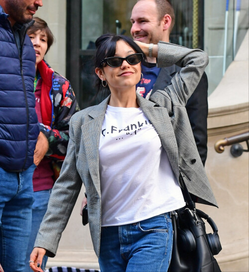 b3bc54a07045fb0b6ef6df6649be4ac7