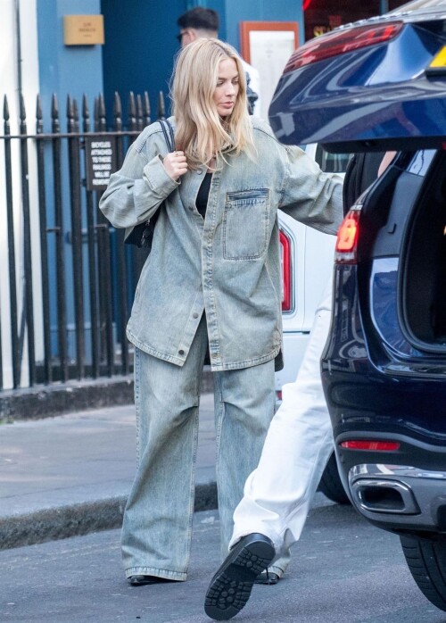 b72503384ddff2e16ebfdeba92fa64d4