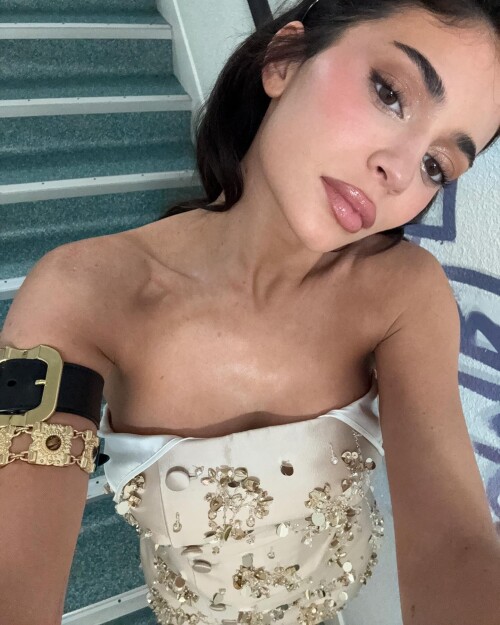 c9e3833d598b3ef479a5945c8e8c2423