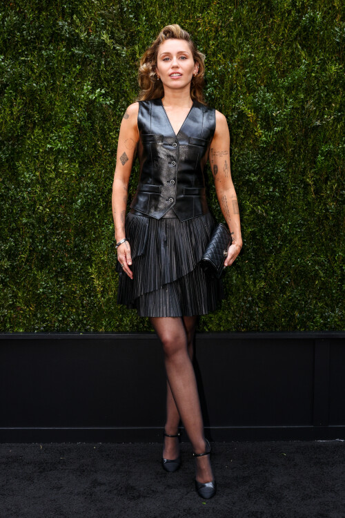 cb4dbddb4fdbb5c9ee64ddb37f75a142