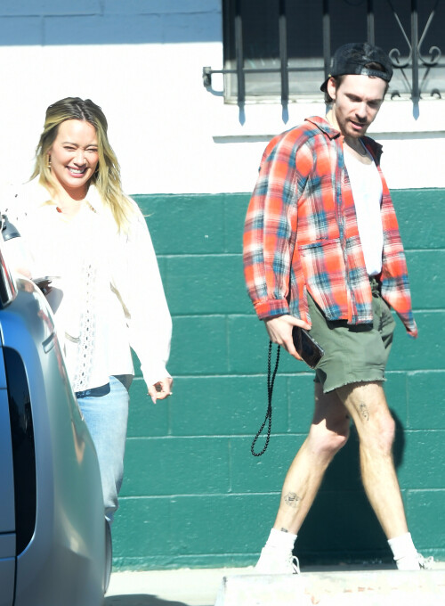 11/18/2024 EXCLUSIVE: Hilary Duff and Matthew Koma are all smiles exiting a studio in Los Angeles. The American actress wore a white blouse, jeans, and tan heels.sales@theimagedirect.com Please byline:TheImageDirect.com*EXCLUSIVE PLEASE EMAIL sales@theimagedirect.com FOR FEES BEFORE USE