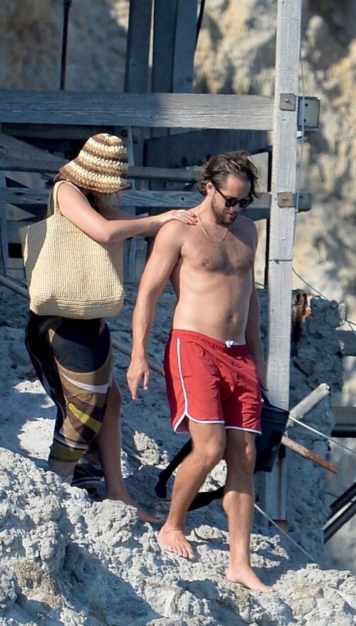 d4526176703ab2f153a2a32edeea8823