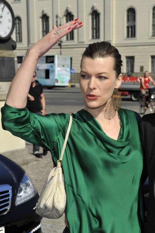 dc2892bab6d9d0f9babf17498ff7c01b