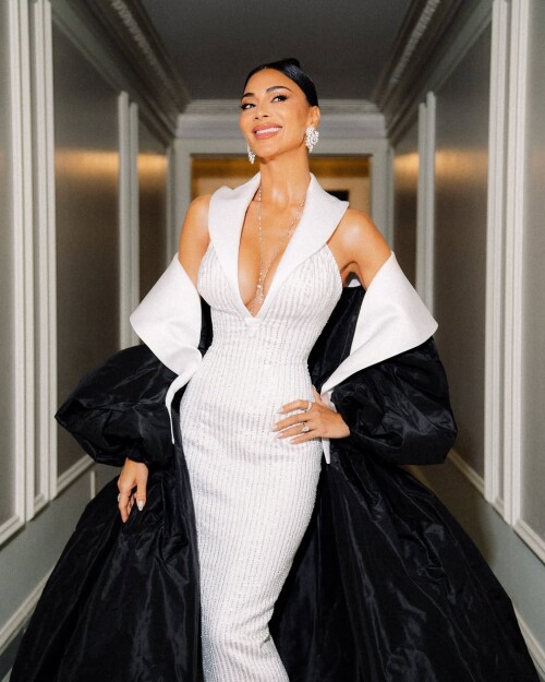 ef37dd868af2d24e4a3ca80db9b57984