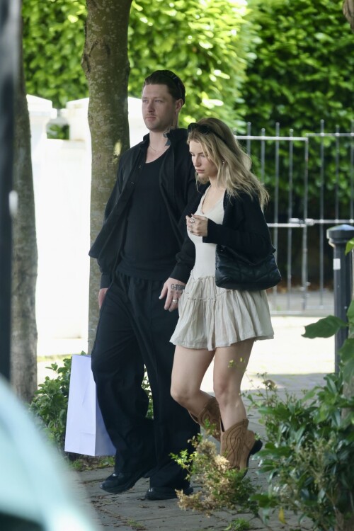 f92e8e0aa493382cf3aedf2ff24547dc