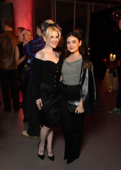 fcf94bc73abc43afc0be89b6d4577dec