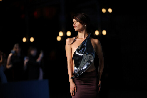 24ee6f39fb184be7ea257002e5b3c569