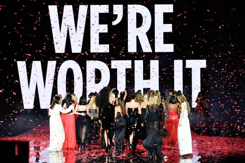 5df09cd2d90db3f183f59ac77271d375