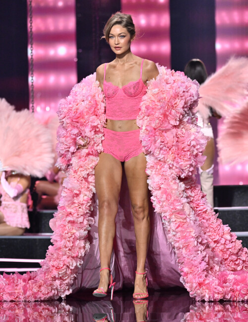 Mandatory Credit: Photo by Stephen Lovekin/Shutterstock (15542275ed)Gigi Hadid2025 Victoria's Secret Fashion Show - Runway Show, New York, USA - 15 Oct 2025