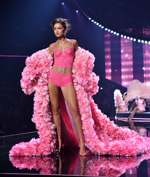Mandatory Credit: Photo by Stephen Lovekin/Shutterstock (15542275ec)Gigi Hadid2025 Victoria's Secret Fashion Show - Runway Show, New York, USA - 15 Oct 2025