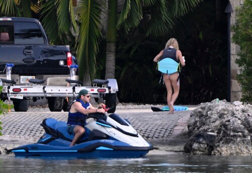 821b715dcea6976d8bbecfc945763484