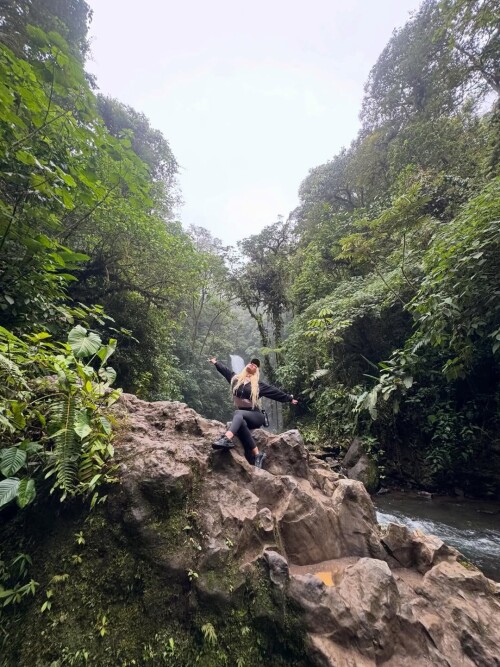 9a33d2995236584886060bc8dbe1da98