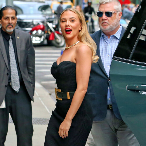 Scarlet Johansson stuns in black dress at Late Night with Stephen Colbert in New York CityPictured: scarlett johanssonRef: BLU_S8545813 220925 NON-EXCLUSIVEPicture by: Christopher Peterson / SplashNews.comSplash News and PicturesUSA: 310-525-5808 UK: 020 8126 1009eamteam@shutterstock.comWorld Rights