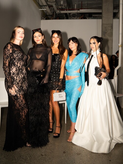 b99f7d4a7d67e64de7d8501079c83d60