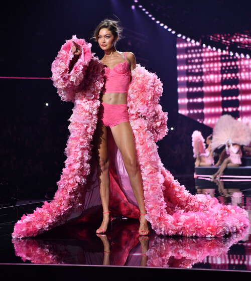 Mandatory Credit: Photo by Stephen Lovekin/Shutterstock (15542275eb)Gigi Hadid2025 Victoria's Secret Fashion Show - Runway Show, New York, USA - 15 Oct 2025