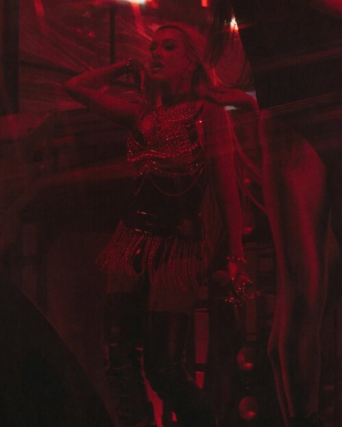 e9f30f9bad924d74b65c33c5e4559bfd