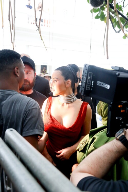 *EXCLUSIVE* Rio Janeiro, BRAZIL    Kim Kardashian was spotted outside the Copacabana Palace Hotel in Rio de Janeiro, taking time to greet fans after promoting her latest project, "Alls Fair".Pictured: Kim  KardashianBACKGRID USA 11 NOVEMBER 2025 BYLINE MUST READ: JUCE e Dilson  Silva / BACKGRIDUSA: +1 310 798 9111 / usasales@backgrid.comUK: +44 208 344 2007 / uksales@backgrid.com*UK Clients - Pictures Containing ChildrenPlease Pixelate Face Prior To Publication*