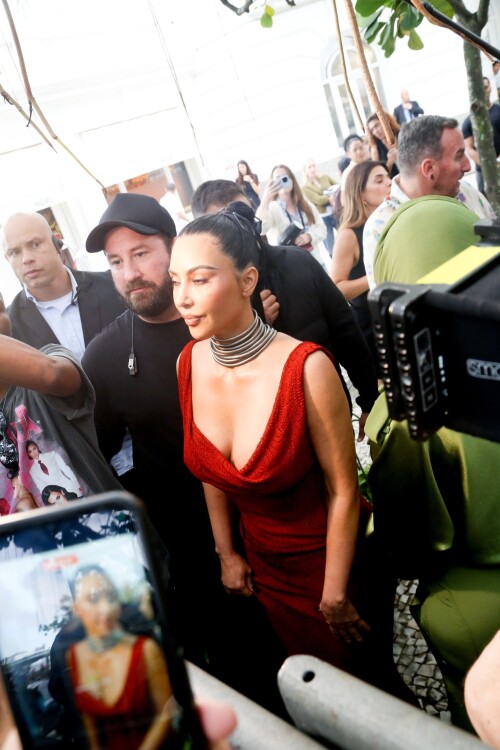 *EXCLUSIVE* Rio Janeiro, BRAZIL    Kim Kardashian was spotted outside the Copacabana Palace Hotel in Rio de Janeiro, taking time to greet fans after promoting her latest project, "Alls Fair".Pictured: Kim  KardashianBACKGRID USA 11 NOVEMBER 2025 BYLINE MUST READ: JUCE e Dilson  Silva / BACKGRIDUSA: +1 310 798 9111 / usasales@backgrid.comUK: +44 208 344 2007 / uksales@backgrid.com*UK Clients - Pictures Containing ChildrenPlease Pixelate Face Prior To Publication*