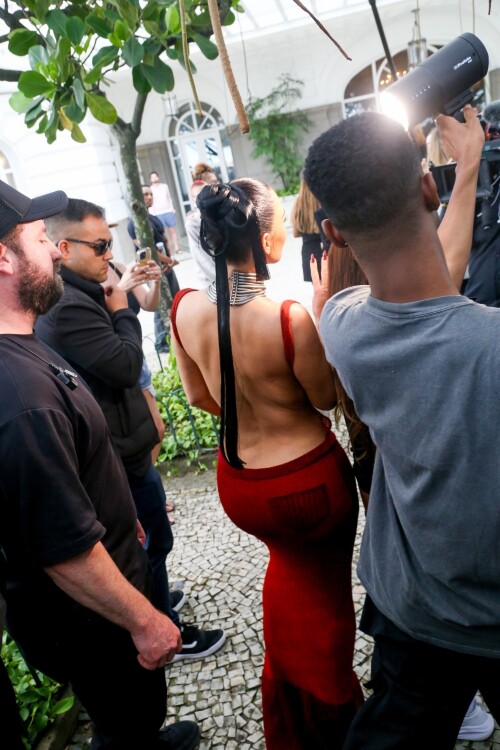 *EXCLUSIVE* Rio Janeiro, BRAZIL    Kim Kardashian was spotted outside the Copacabana Palace Hotel in Rio de Janeiro, taking time to greet fans after promoting her latest project, "Alls Fair".Pictured: Kim  KardashianBACKGRID USA 11 NOVEMBER 2025 BYLINE MUST READ: JUCE e Dilson  Silva / BACKGRIDUSA: +1 310 798 9111 / usasales@backgrid.comUK: +44 208 344 2007 / uksales@backgrid.com*UK Clients - Pictures Containing ChildrenPlease Pixelate Face Prior To Publication*