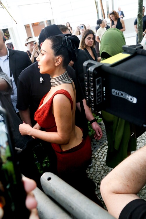 *EXCLUSIVE* Rio Janeiro, BRAZIL    Kim Kardashian was spotted outside the Copacabana Palace Hotel in Rio de Janeiro, taking time to greet fans after promoting her latest project, "Alls Fair".Pictured: Kim  KardashianBACKGRID USA 11 NOVEMBER 2025 BYLINE MUST READ: JUCE e Dilson  Silva / BACKGRIDUSA: +1 310 798 9111 / usasales@backgrid.comUK: +44 208 344 2007 / uksales@backgrid.com*UK Clients - Pictures Containing ChildrenPlease Pixelate Face Prior To Publication*
