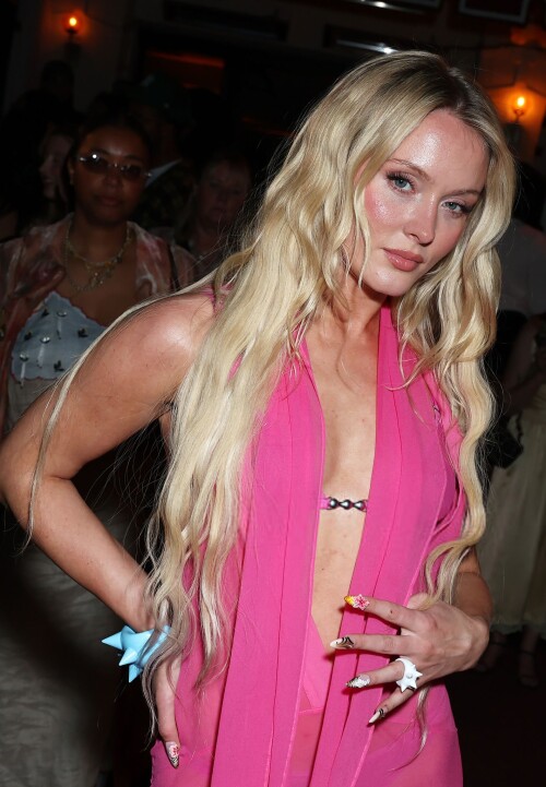 4b031bb59974a3b5fe4b211f873a1a9b