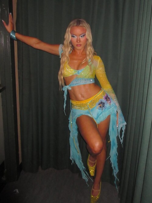 8d93aa0bd34a2d53a0c8ef4ca4c84a74