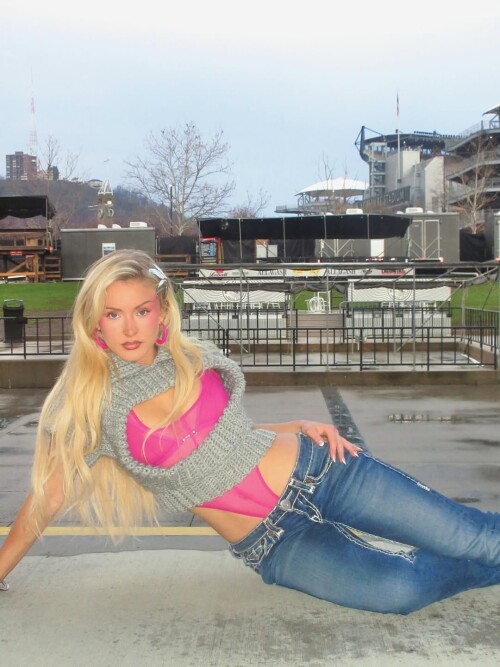 915a8a8f2d8d84fbea16176de842128b