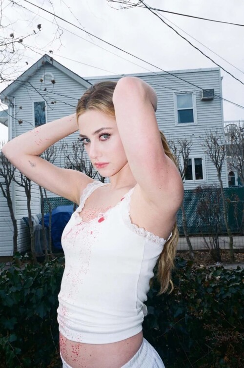 93f8b932c6995229a628de435855a669