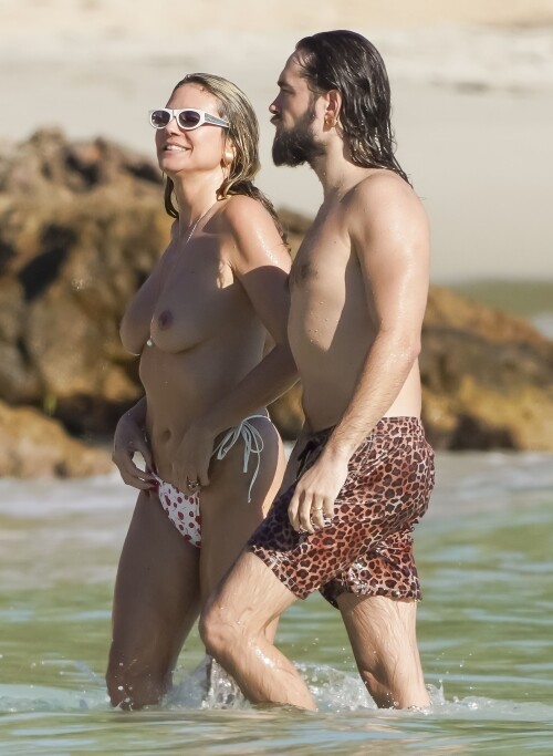 25654df2b7d6e05eefb41990fbc25d6c